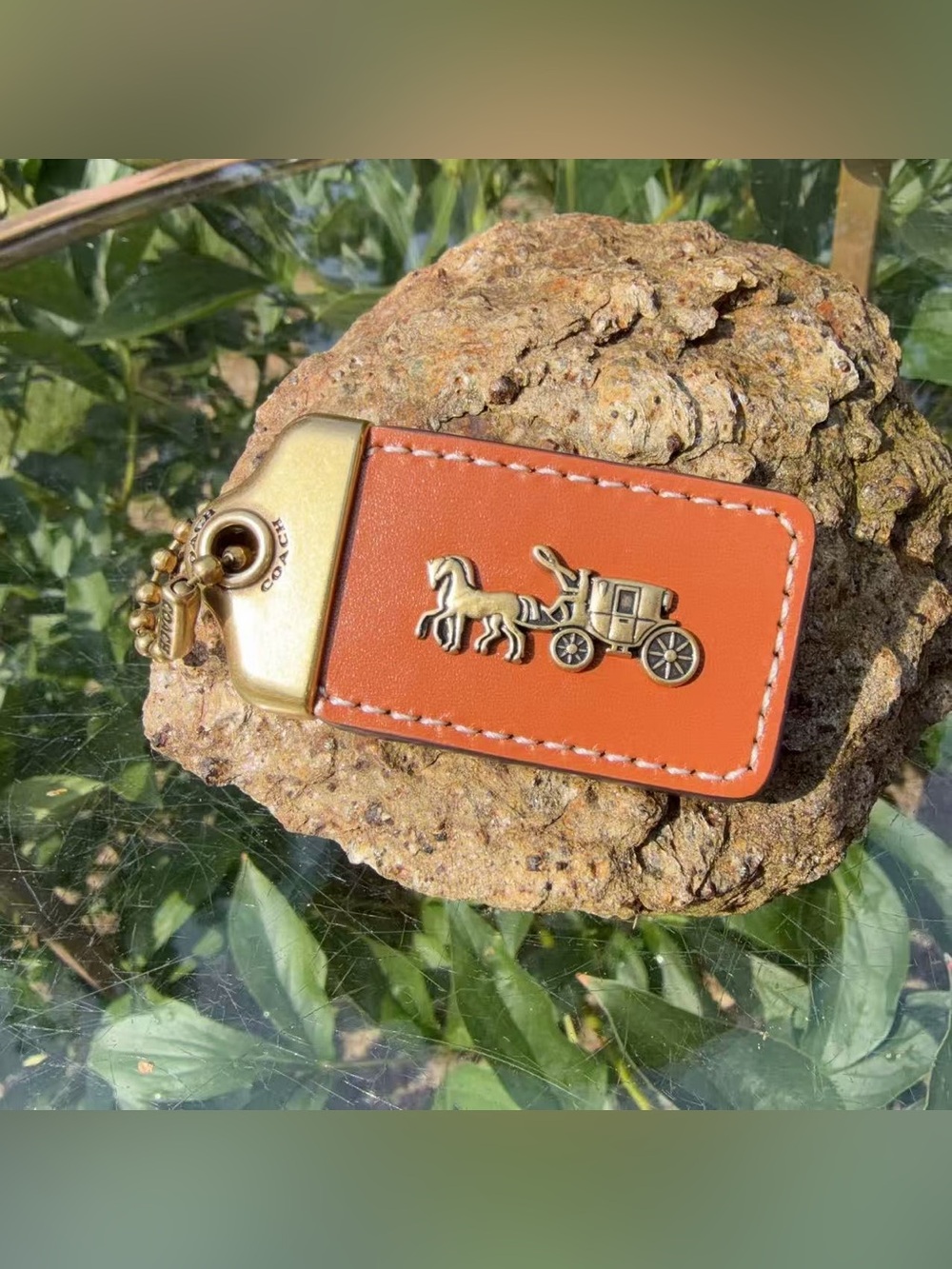 New Coach 1941 Large Hangtag， 2 1/4" x 1 1/4"